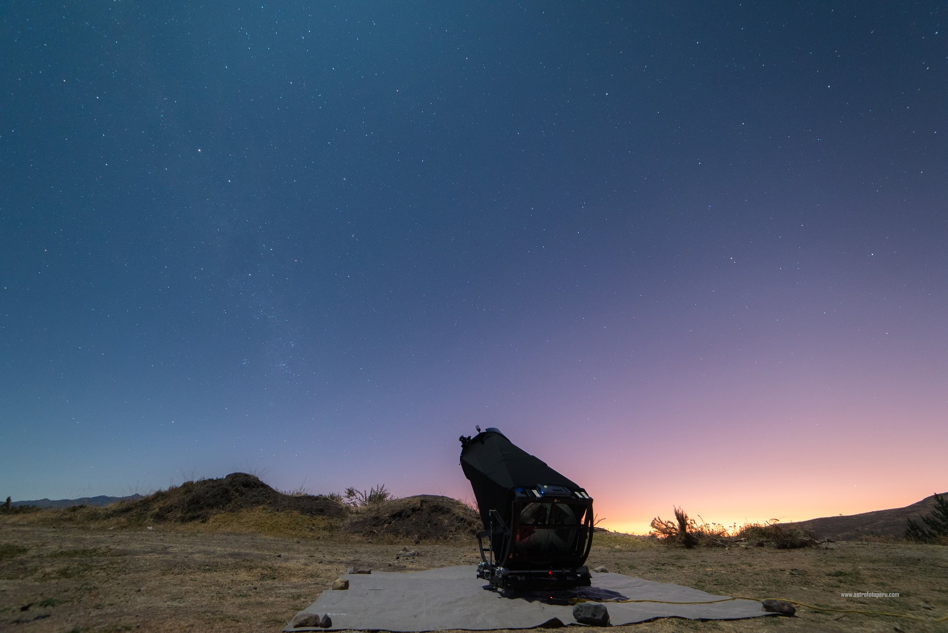 Pre-dawn over Peru — the UL18G under the Milky Way