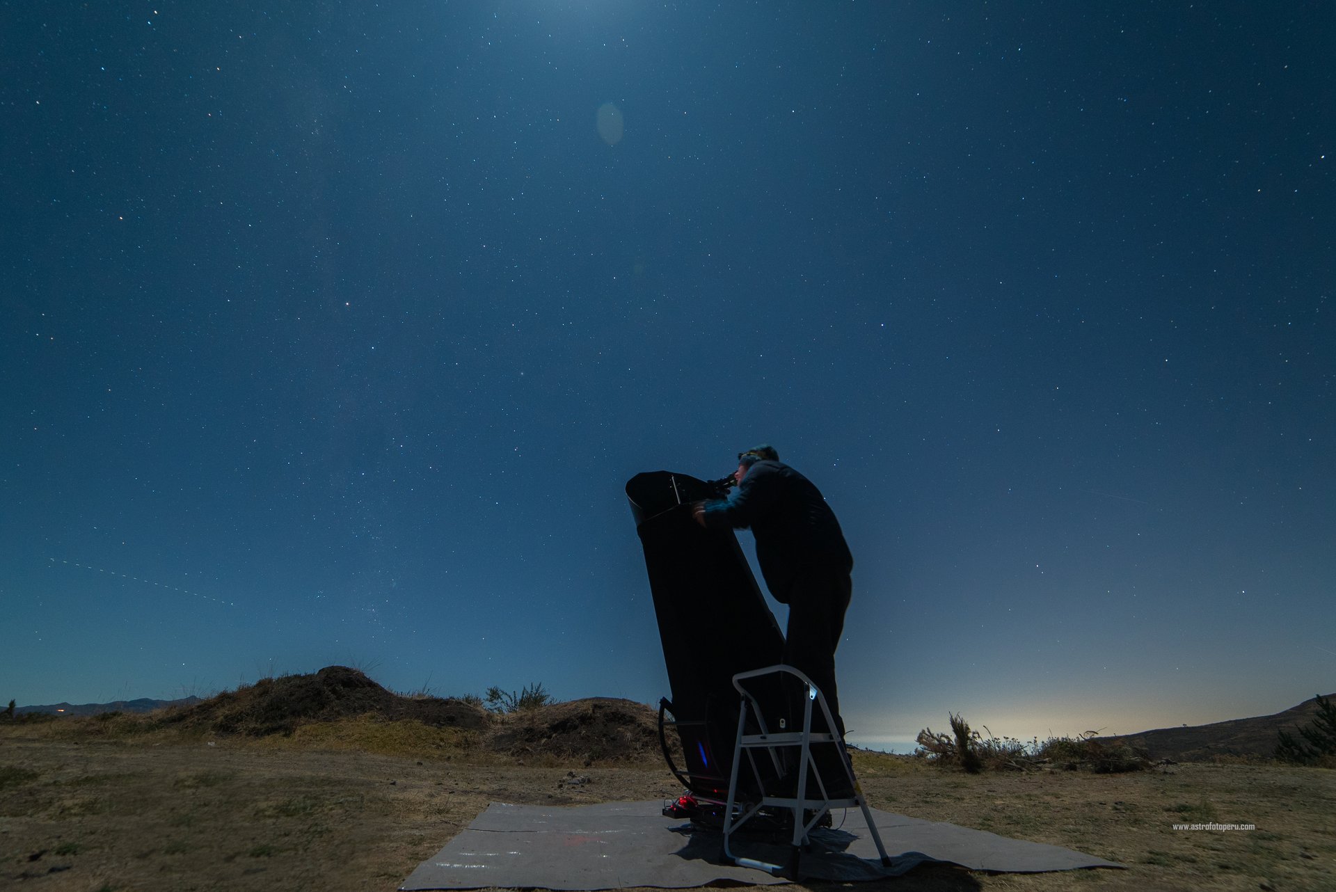 Guillermo Spiers at the eyepiece of his UL18G — Peru, 2025